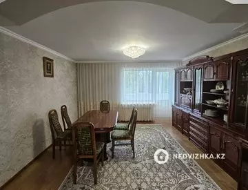 4-комнатная квартира, этаж 4 из 10, 77 м²