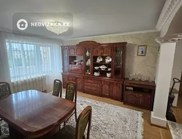 4-комнатная квартира, этаж 4 из 10, 77 м²