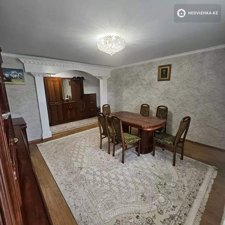 4-комнатная квартира, этаж 4 из 10, 77 м², фотография 3