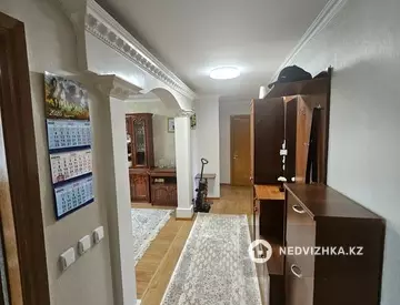 4-комнатная квартира, этаж 4 из 10, 77 м², миниатюра 6