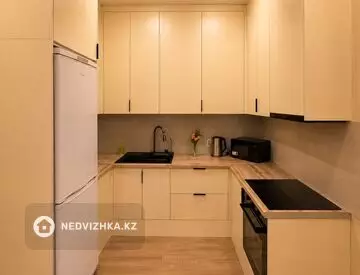 3-комнатная квартира, этаж 12 из 12, 50 м², миниатюра 5