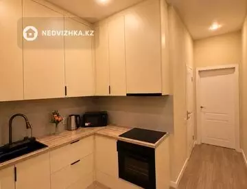 3-комнатная квартира, этаж 12 из 12, 50 м², миниатюра 6