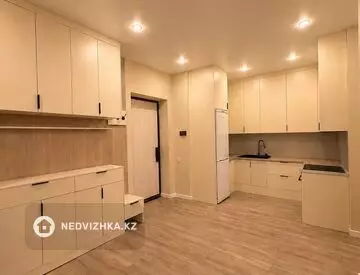 3-комнатная квартира, этаж 12 из 12, 50 м², миниатюра 7