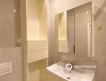 3-комнатная квартира, этаж 12 из 12, 50 м², миниатюра 9