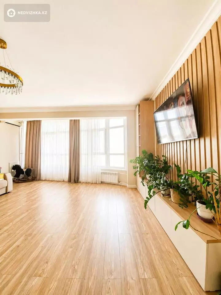 3-комнатная квартира, этаж 5 из 9, 120 м², фотография 3