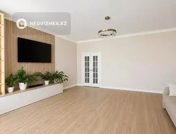 3-комнатная квартира, этаж 5 из 9, 120 м², миниатюра 1