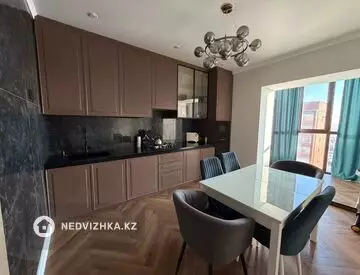 3-комнатная квартира, этаж 8 из 3, 123 м², миниатюра 1