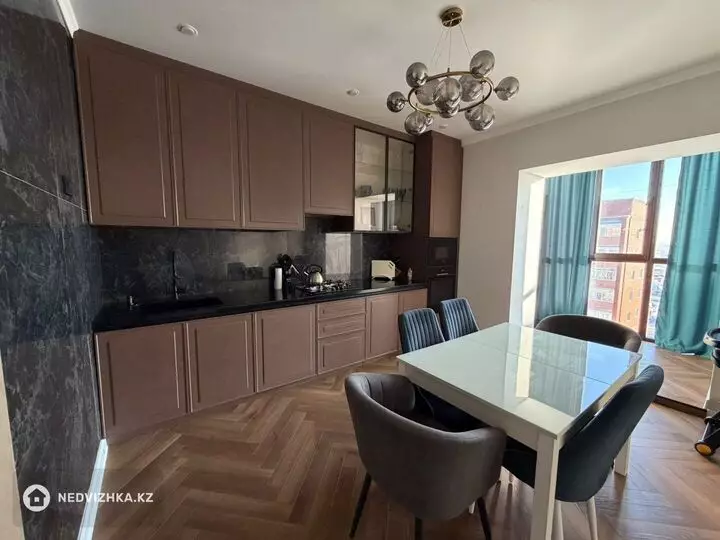 3-комнатная квартира, этаж 8 из 3, 123 м²