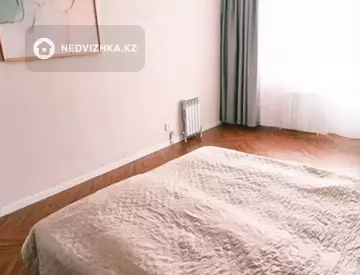 3-комнатная квартира, этаж 8 из 9, 91 м², миниатюра 2