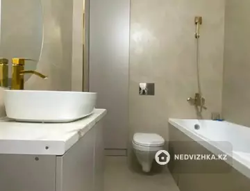 3-комнатная квартира, этаж 8 из 9, 91 м², миниатюра 10