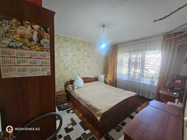 2-комнатная квартира, этаж 1 из 5, 45 м², фотография 2