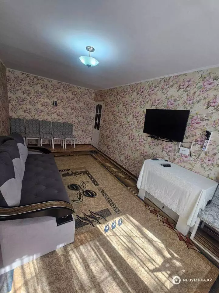 2-комнатная квартира, этаж 1 из 5, 45 м², фотография 3