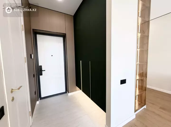 2-комнатная квартира, этаж 11 из 12, 42 м², фотография 2