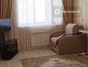 1-комнатная квартира, этаж 4 из 18, 40 м², На длительный срок