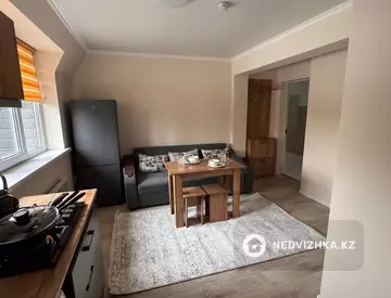 2-комнатная квартира, этаж 1 из 4, 50 м², Посуточно