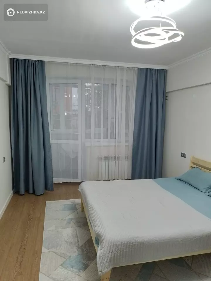 3-комнатная квартира, этаж 2 из 5, 70 м², фотография 3