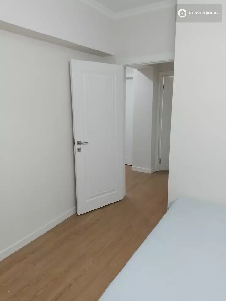 3-комнатная квартира, этаж 2 из 5, 70 м², фотография 2