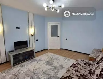 1-комнатная квартира, этаж 8 из 9, 40 м², миниатюра 2