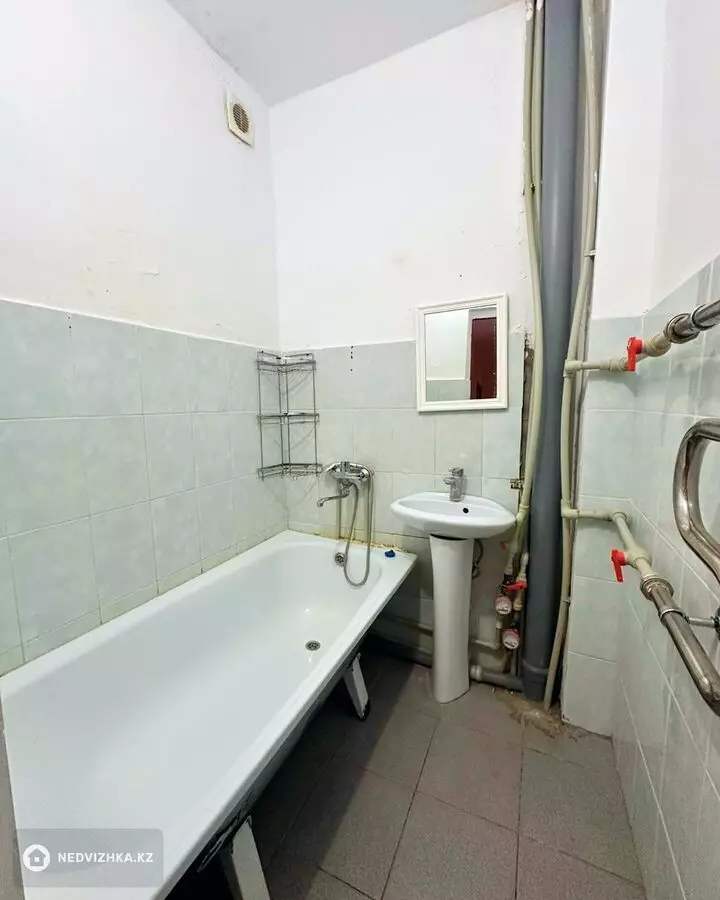 2-комнатная квартира, этаж 2 из 5, 55 м², фотография 2