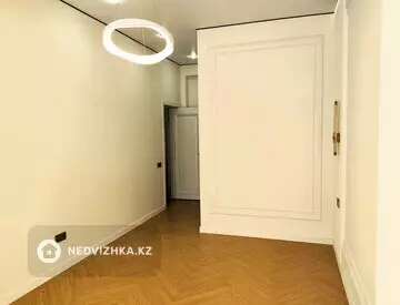 3-комнатная квартира, этаж 7 из 8, 67 м², миниатюра 2