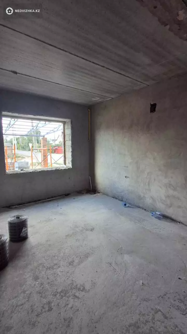 4-комнатная квартира, этаж 1 из 2, 160 м², фотография 4