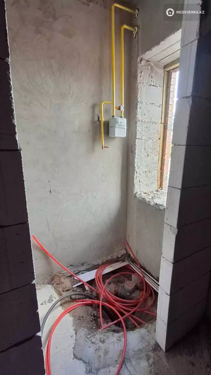 4-комнатная квартира, этаж 1 из 2, 160 м², фотография 3