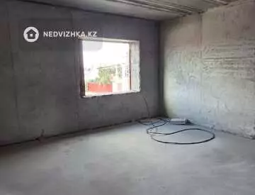 4-комнатная квартира, этаж 1 из 2, 160 м²