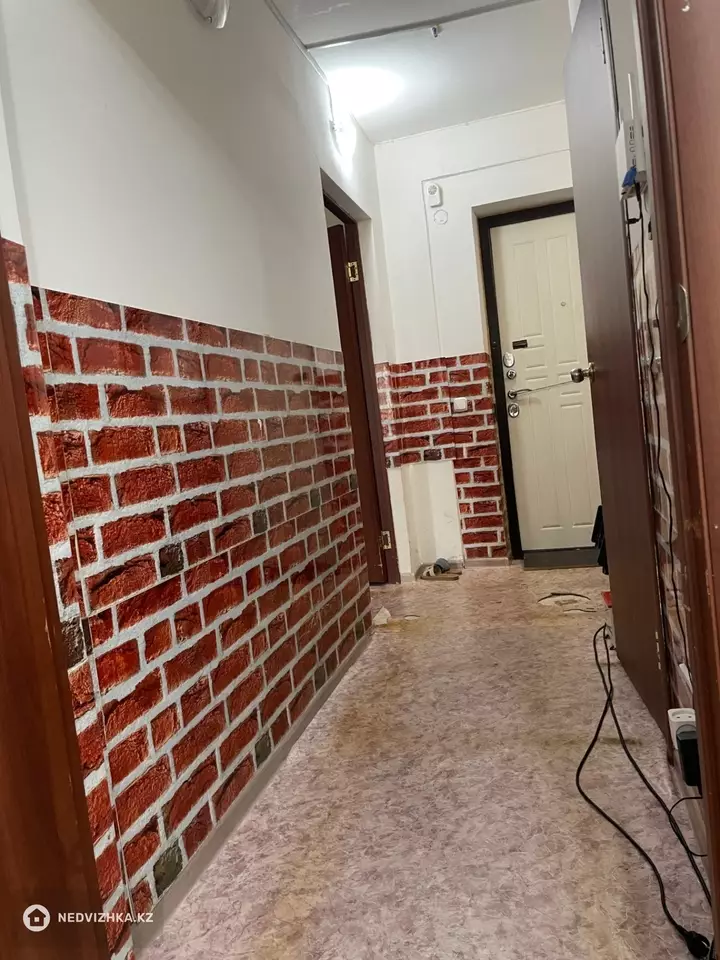 1-комнатная квартира, этаж 1 из 9, 42 м², фотография 5