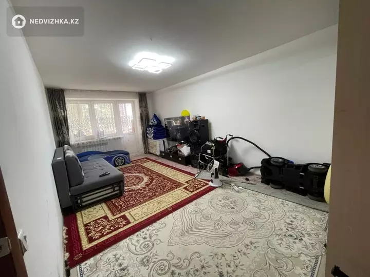 1-комнатная квартира, этаж 1 из 9, 42 м²
