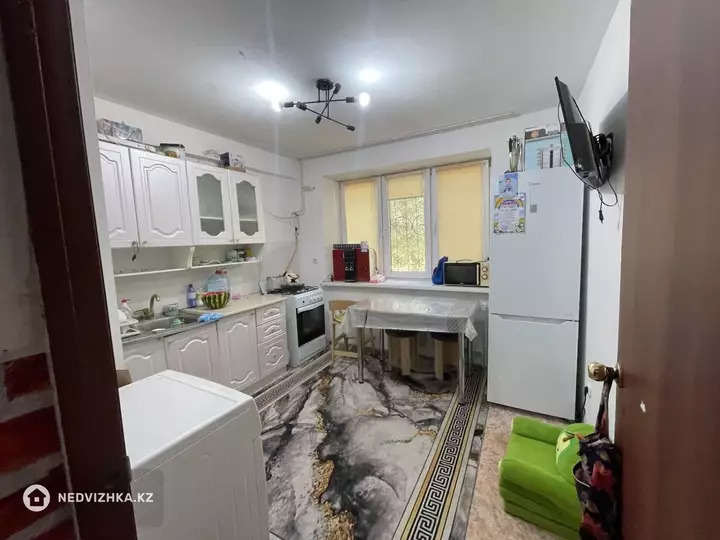 1-комнатная квартира, этаж 1 из 9, 42 м², фотография 4