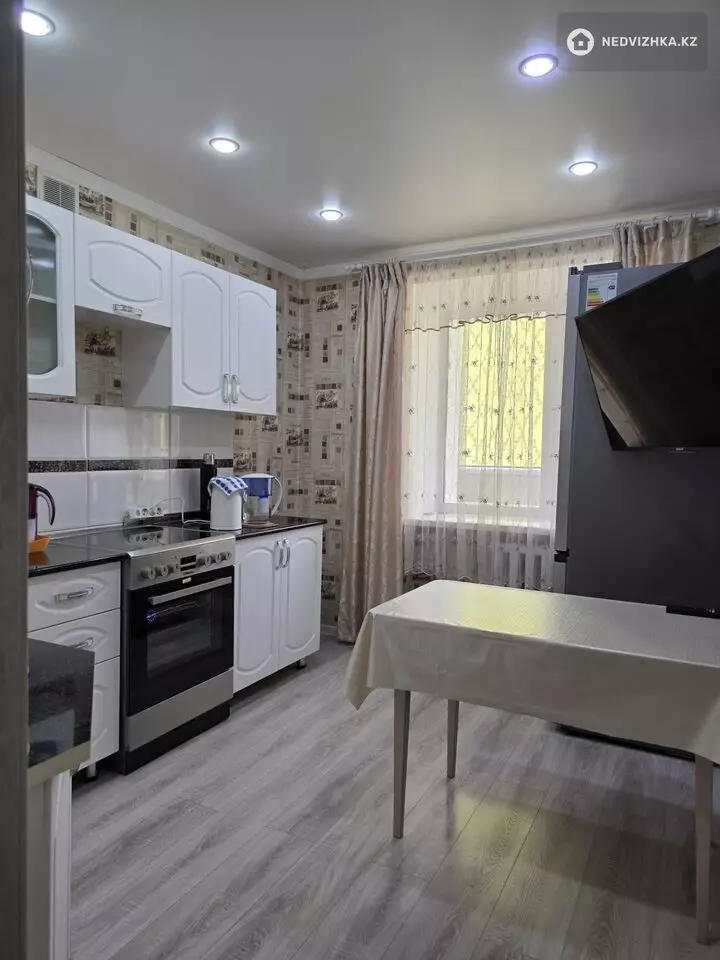 1-комнатная квартира, этаж 2 из 9, 45 м², фотография 2