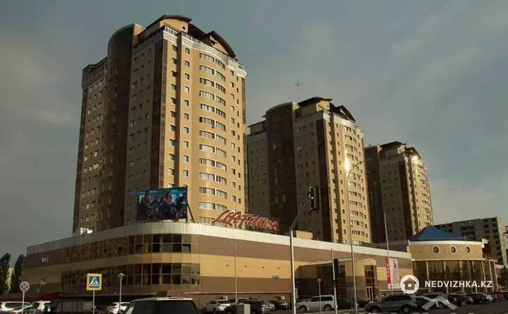 3-комнатная квартира, этаж 6 из 18, 90 м², фотография 2
