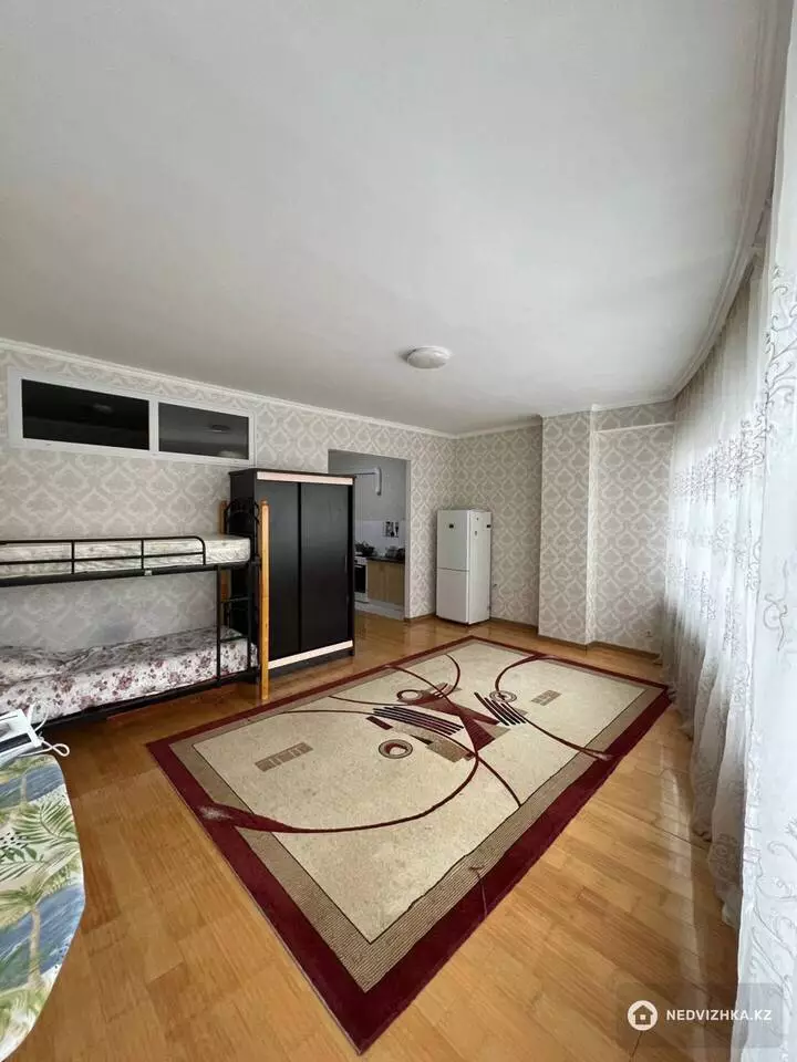3-комнатная квартира, этаж 6 из 18, 90 м²