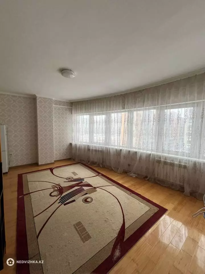 3-комнатная квартира, этаж 6 из 18, 90 м², фотография 3