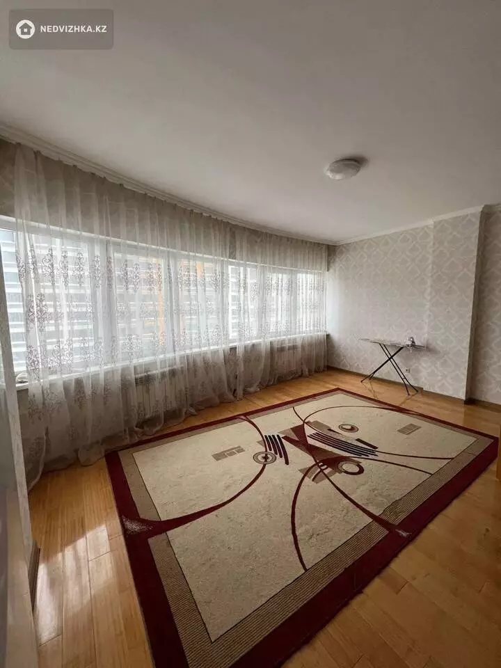 3-комнатная квартира, этаж 6 из 18, 90 м², фотография 4