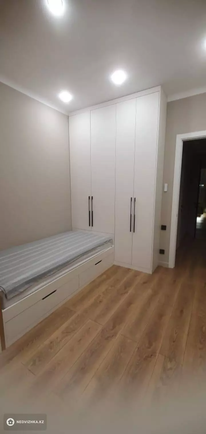 3-комнатная квартира, этаж 3 из 17, 95 м², фотография 4
