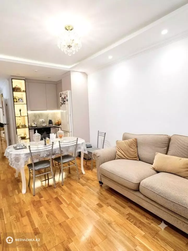 2-комнатная квартира, этаж 4 из 9, 47 м², фотография 3