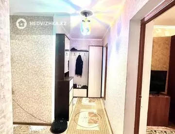 3-комнатная квартира, этаж 2 из 5, 64 м²