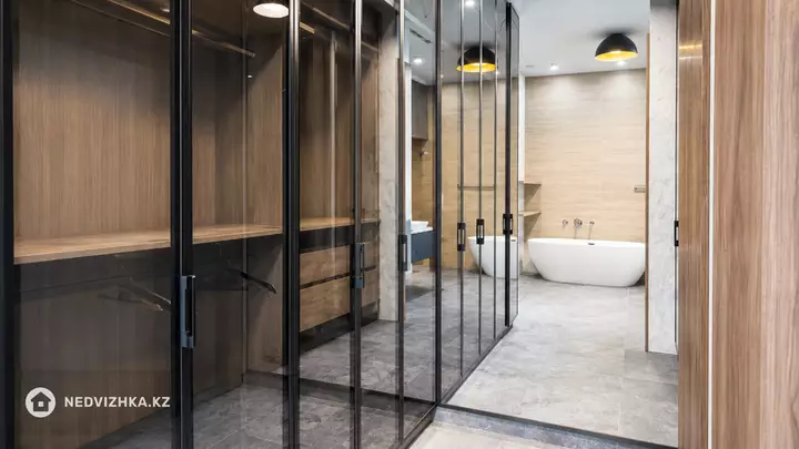 4-комнатная квартира, этаж 5 из 5, 285 м², фотография 3
