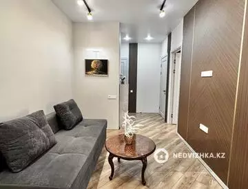 3-комнатная квартира, этаж 9 из 12, 60 м², миниатюра 2