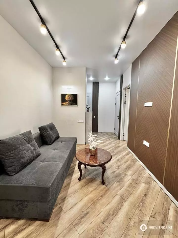 3-комнатная квартира, этаж 9 из 12, 60 м², фотография 2