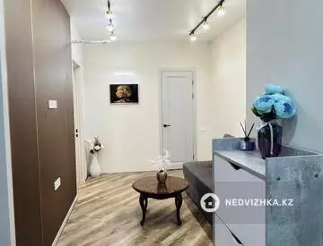 3-комнатная квартира, этаж 9 из 12, 60 м², миниатюра 1