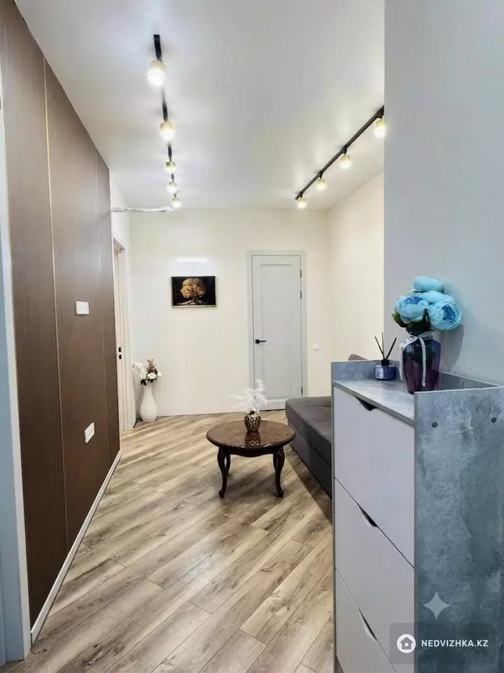 3-комнатная квартира, этаж 9 из 12, 60 м²