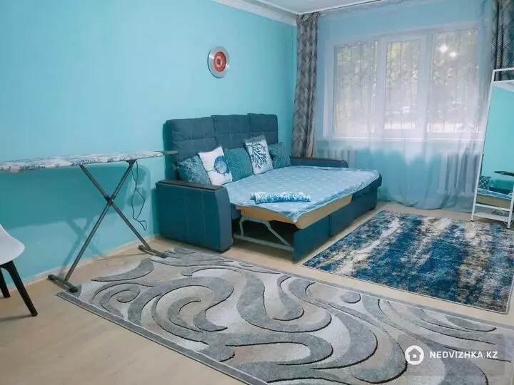 1-комнатная квартира, этаж 1 из 4, 36 м², Посуточно, фотография 5