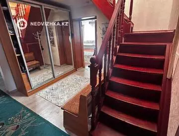 5-комнатный дом, 6 соток, 165 м², На длительный срок