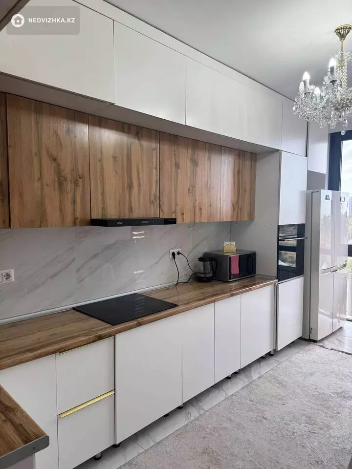 4-комнатная квартира, этаж 12 из 12, 104 м², фотография 2