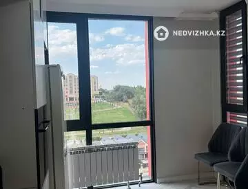 4-комнатная квартира, этаж 12 из 12, 104 м²