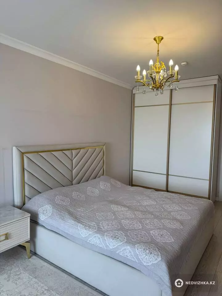 4-комнатная квартира, этаж 12 из 12, 104 м², фотография 4