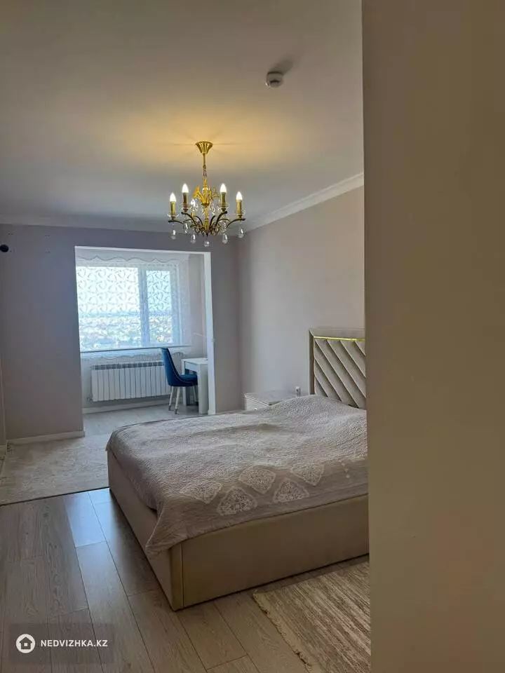 4-комнатная квартира, этаж 12 из 12, 104 м², фотография 5