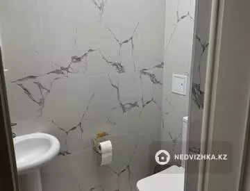 4-комнатная квартира, этаж 12 из 12, 104 м², миниатюра 12
